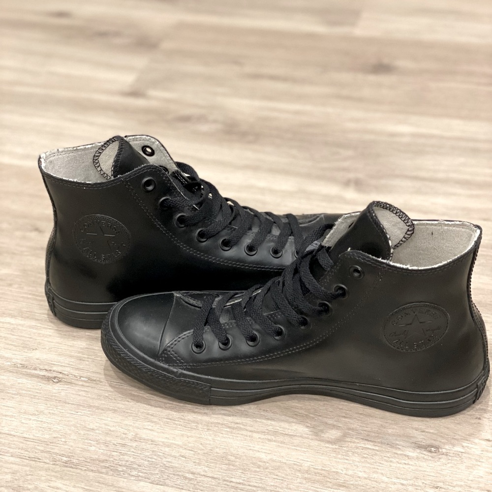 Rubber Coverse chuck Hightops (rain boots) Male size 9. Women 11